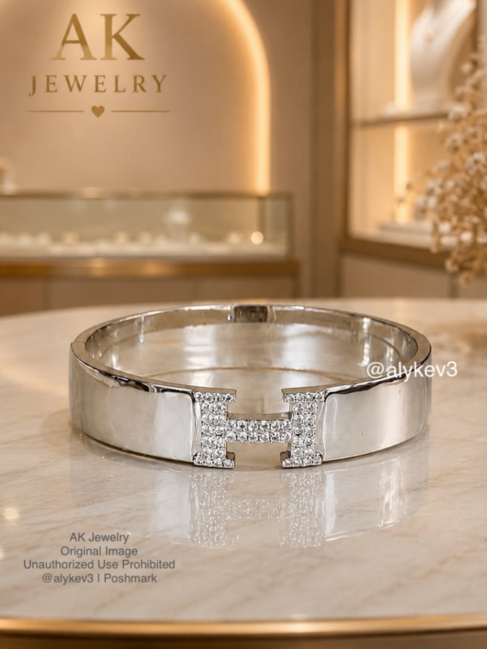 💎Luxury Mirror Polished Silver Statement Cuff Bracelet Pavé Crystal Centerpiece
